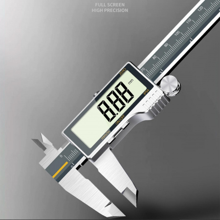 Электронный штангенциркуль 0-150мм в пластиковом футляре